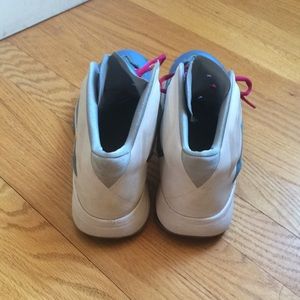 carolina basketball shoes